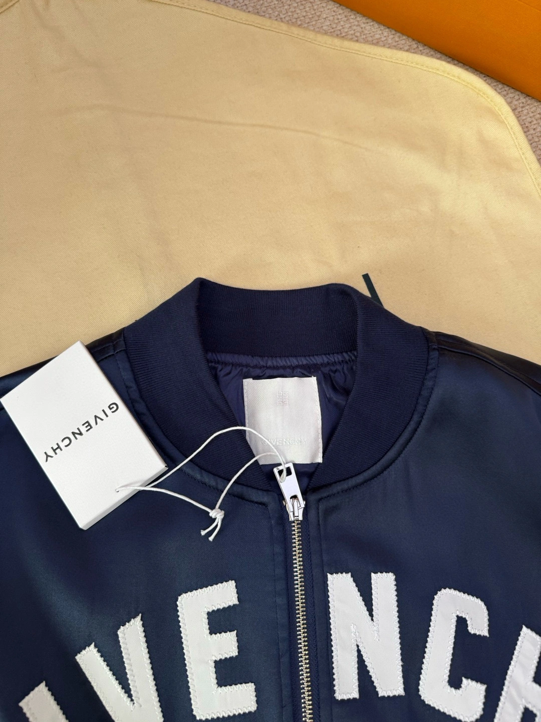 wg.luxury-6iv593hy item:E-F000I2099T
